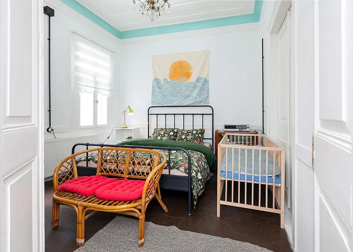 9 Person Garden 5min To Clock Tower Villa