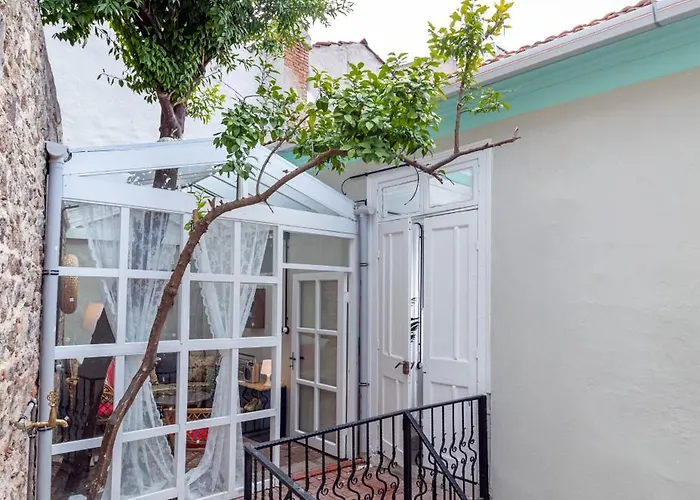 9 Person Garden 5min To Clock Tower Villa *