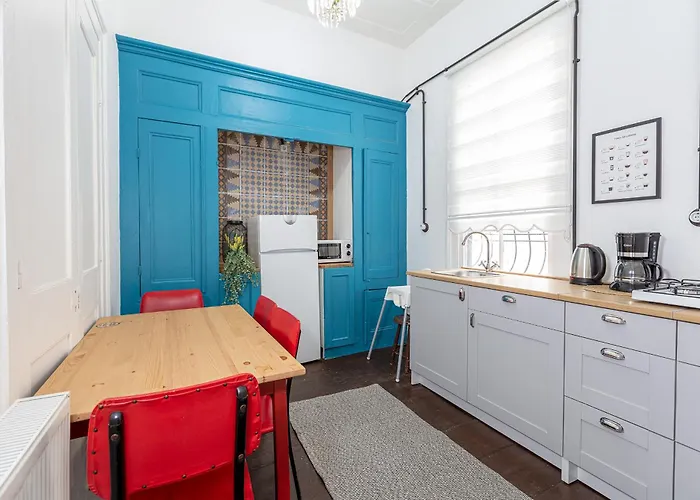 9 Person Garden 5min To Clock Tower Villa