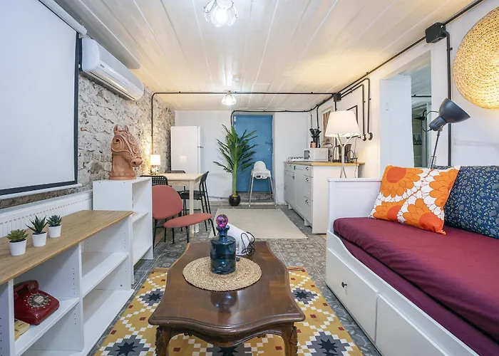 9 Person Garden 5min To Clock Tower Villa