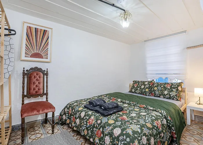 9 Person Garden 5min To Clock Tower Villa