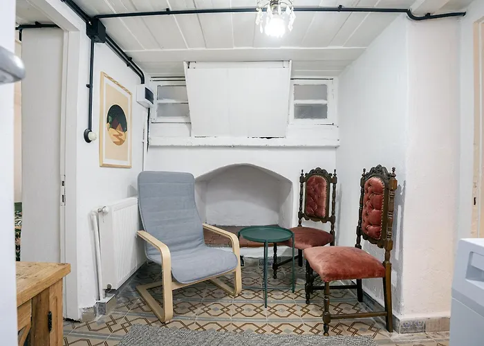 9 Person Garden 5min To Clock Tower Villa Smirne