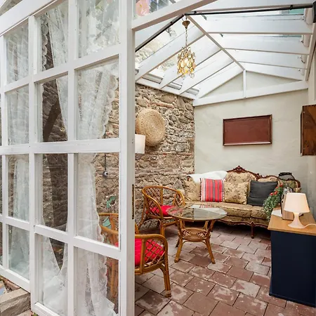 9 Person Garden 5min To Clock Tower