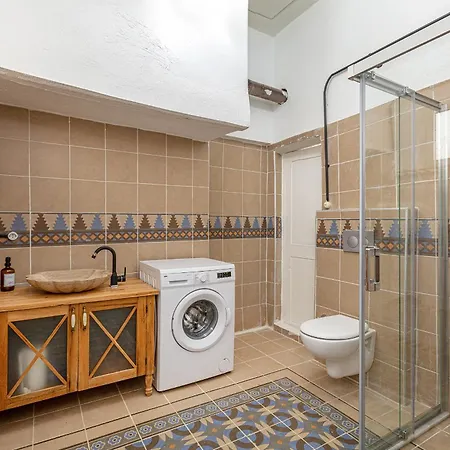 9 Person Garden 5min To Clock Tower איזמיר