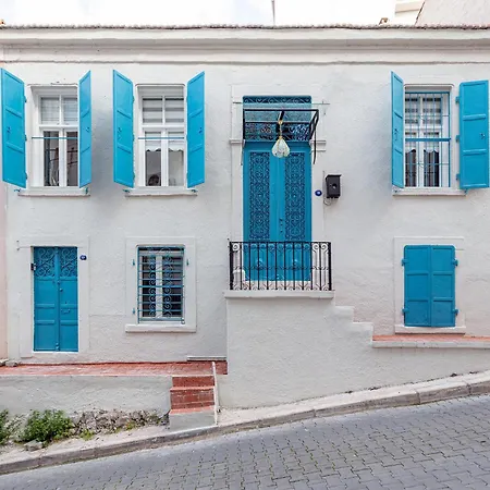 9 Person Garden 5min To Clock Tower Villa Izmir